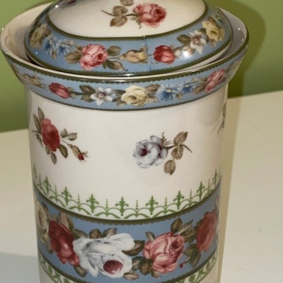 Brand New Porcelain Floral Design Jar with Lid - Picture 2 of 2